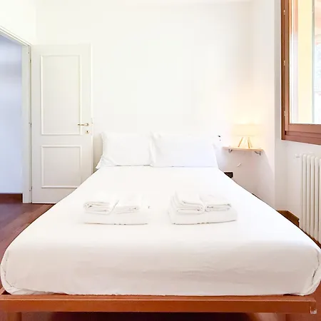 Dimora Larianda - Private Garden, Private Parking Holiday home