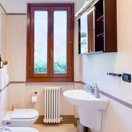 Holiday home Dimora Larianda - Private Garden, Private Parking
