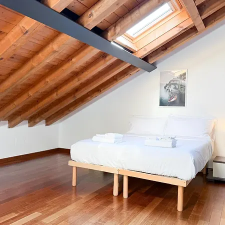 Holiday home Dimora Larianda - Private Garden, Private Parking *