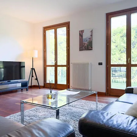 Dimora Larianda - Private Garden, Private Parking *