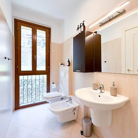 Dimora Larianda - Private Parking And Garden Casa vacanze